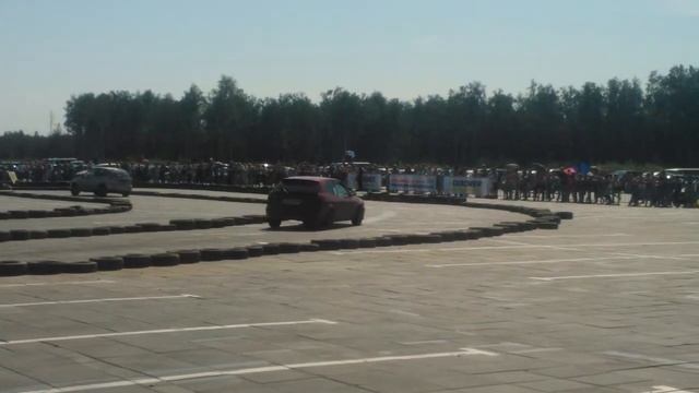 Спринт "Екатеринбург 17.08.2013г." Toyota Corolla G6 vs. Lada Kalina смотреть онлайн
