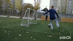 Повторил трюки( Слава Черненко и F2freestylers)Голы В Маленькие Ворота