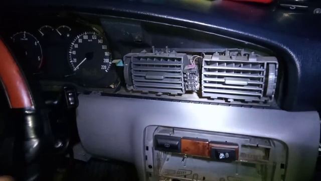 Як зняти консоль торпеди Шкода Октавія тур. смотреть онлайн