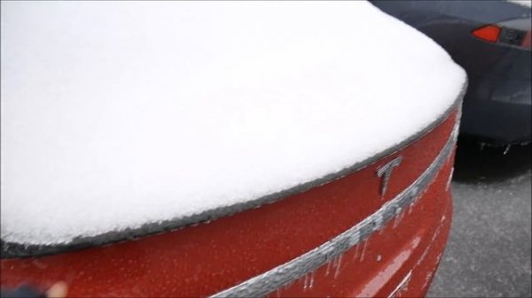 Как зимуют Теслы. Замерзла батарея на Tesla Model S