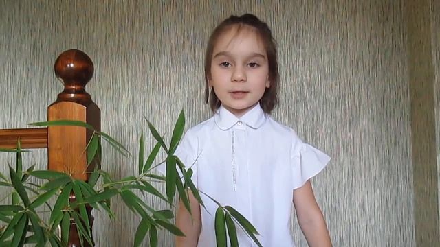 Смыслова Алиса Владимировна читает стихотворение Агнии Барто "Собака" смотреть онлайн