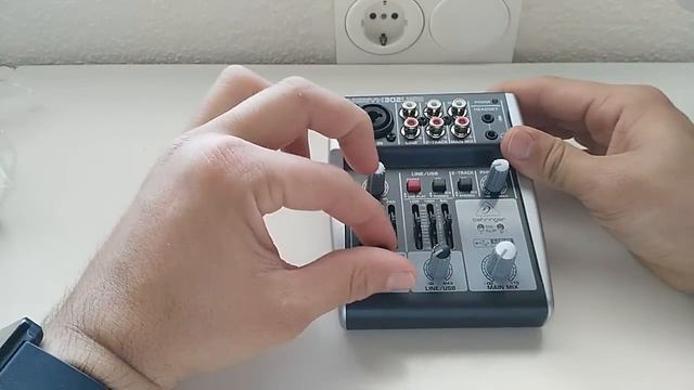 Behringer xenyx 302 usb Español смотреть онлайн