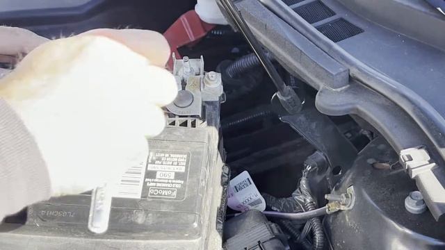 2018 Ford Edge Battery Replacement the easy way. Don't waste money at the dealership! TNG EP #99 смотреть онлайн