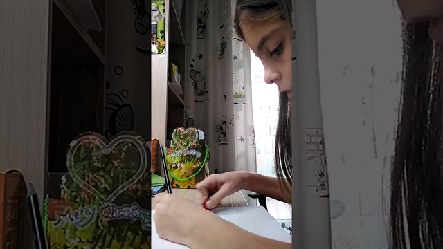 Соревнования на лучшей рисунок зимняя собака в шапке и шарфу. смотреть онлайн