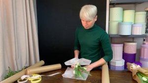 ДВА СПОСОБА УПАКОВАТЬ НЕСКОЛЬКО ТЮЛЬПАНОВ / КАК ПРОСТО И КРАСИВО УПАКОВАТЬ ПЯТЬ ТЮЛЬПАНОВ
