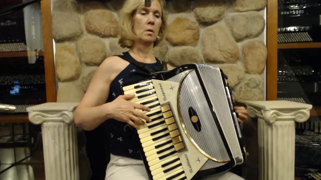 2688 - Black Settimio Soprani Piano Accordion LMH 41 120 $799 смотреть онлайн