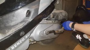 "Простой ремонт"/ Как снять крышку вариатора на скутере.