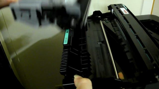 Change toner cartridge on Brother HL-L2340DW printer. смотреть онлайн