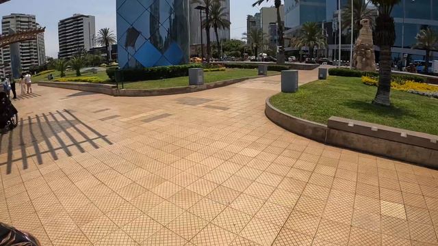(4K)Lima,Peru a walk from our hotel to Larcomar Mall & Pacific Ocean 🇵🇪 смотреть онлайн