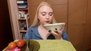 Мукбанг/Mukbang. Роллтон с сосисками /соленья.