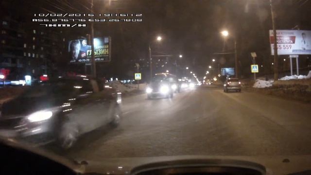 Лётчик на неисправной машине чуть не раскатал девчонку смотреть онлайн
