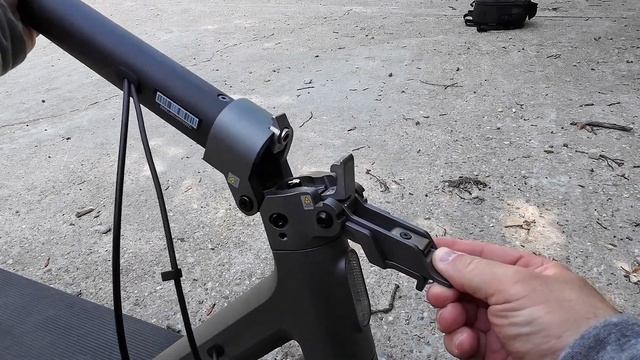 A Xiaomi Electric Scooter 4 Ultra összecsukó mechanizmusa - kis balesettel смотреть онлайн