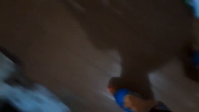 Я показываю как там поживают мои рыбки.