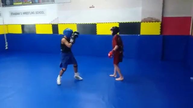 Спасибо @entrenadoryaros .Bottle Toads Boxing @vsem_boks ????. Меня сегодня били ногами ??(3) смотреть онлайн