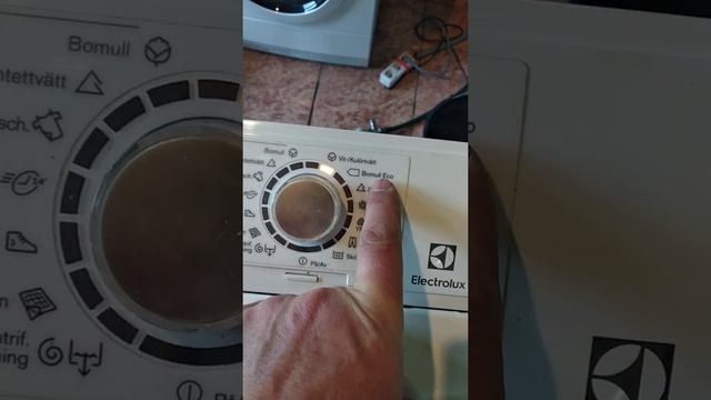 Тест Вертикальної пральної машини electrolux 7 кг смотреть онлайн