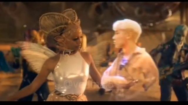 Флирт Хосока с инопланетянкой смотреть онлайн