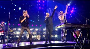 Take That - «Could It Be Magic» (Live 2015)