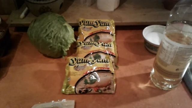 Очень вкусный салат из лапши быстрого приготовления смотреть онлайн