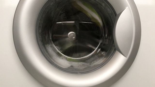 Стирка обуви в стиральной машине LG F10B8QD1 | Washing shoes in the washing machine LG F10B8QD1 смотреть онлайн