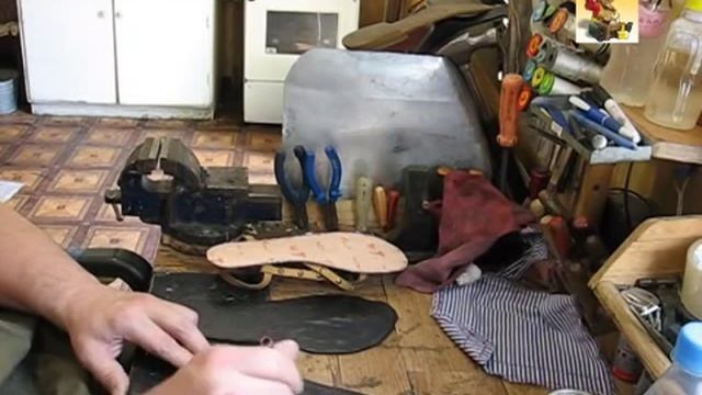 Ремонт обуви Как сделать самодельную подошву . shoe Repair смотреть онлайн