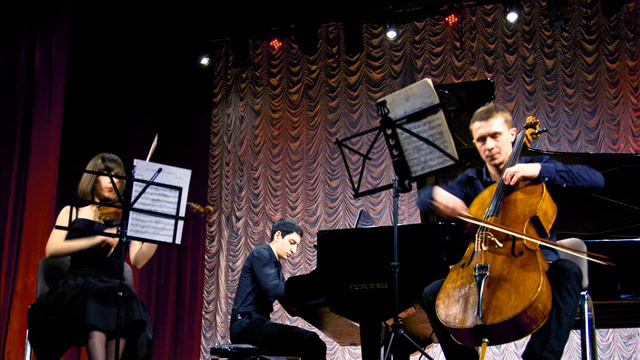 А. Бабаджанян - Трио для фортепиано, скрипки и виолончели, часть III
