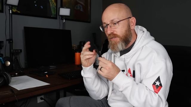 This Tactical Pen Checks ALL The Boxes | The Atomic Bear Stealth Pen Pro смотреть онлайн