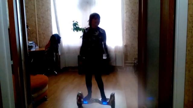 Катаюсь на гироскутере под музон. смотреть онлайн