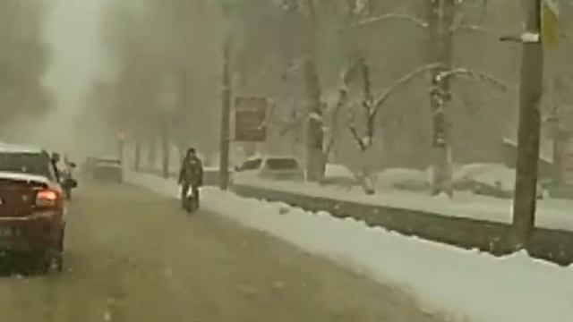 моноколесо в снегопад смотреть онлайн