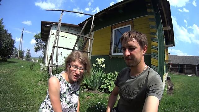 Первый опыт // Чистим копыта // Самый счастливый теленок // Жизнь в деревне смотреть онлайн