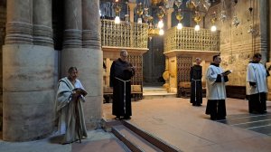 Как сдвинули традиционный обход Храма Гроба Господня с кадильницами на Католическое Рождество?