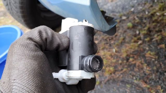 Hyundai Matrix Waschwasserpumpe Wechseln / Change Washer Pump