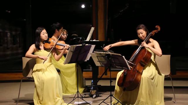 Hwa-Eum Trio - Piano Trio No 2 in E Flat Major F II Andante con moto by F. Schubert смотреть онлайн
