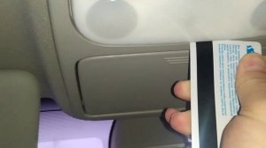 Рено Флюенс как снять плафон освещения