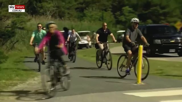 Biden’s bizarre appearances expose a president ‘falling apart' смотреть онлайн