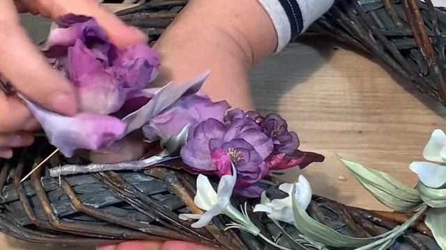 Украшение интеръера. Веночек с цветами ЧАСТЬ2. Сборка композиции смотреть онлайн