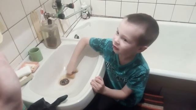 Уборка.часть 4.моем ванну смотреть онлайн