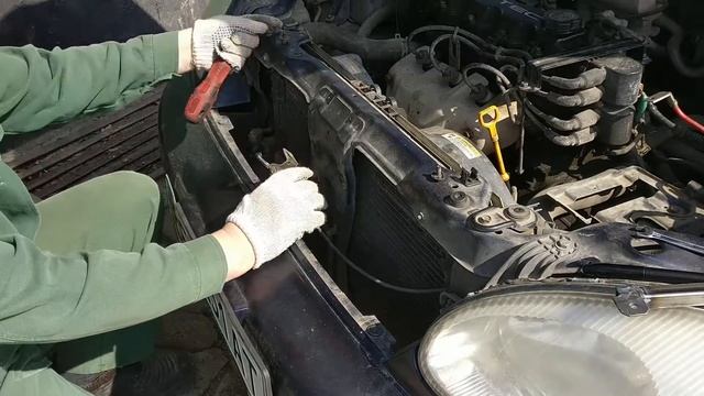 Изготовил защиту для тросика открывания капота. Ланос!