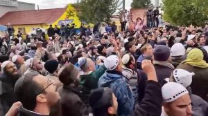 Евреи  танцуют  в Умани(Украина)?