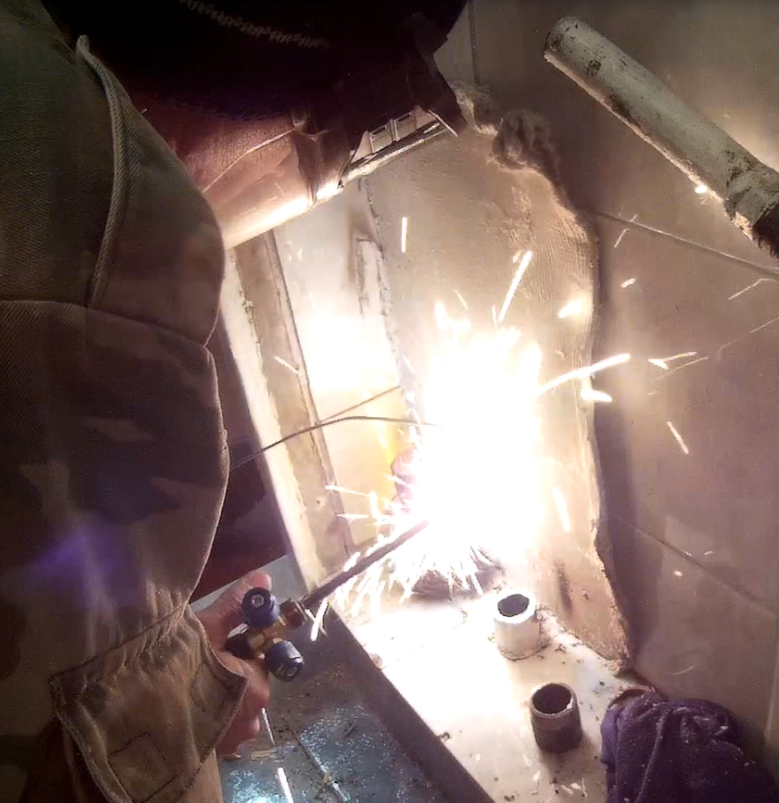 Газосварка ЖКХ. Резьбы на стояках Gas welding housing and communal services смотреть онлайн