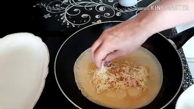 Вкусные, фаршированные с сыром, блинчики 14.03.2020 смотреть онлайн