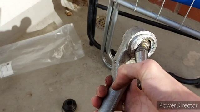 Давай глянем в чем причина скрипа рычага BMW e39. Действительно вышел из строя? Или же можно что-то смотреть онлайн