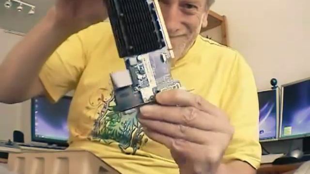 Unboxing a Radeon Sapphire HD 5450 + Bonus unbagging! смотреть онлайн
