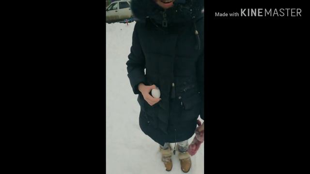 Челенж с прохожими ( разбивание 2 пальмами яйцо) смотреть онлайн