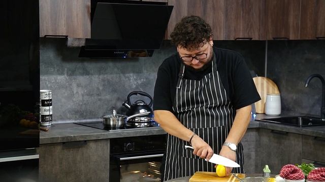 Рецепт запечённой медово-мятной утки на праздничный ужин от производителя кухонной техники Nesons смотреть онлайн