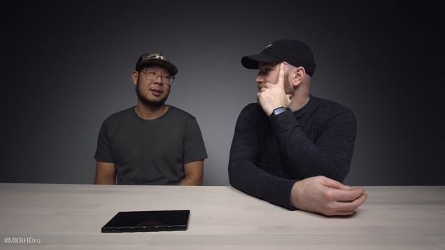 Распаковка RED Hydrogen - Голографический Телефон (Unbox Therapy RU)