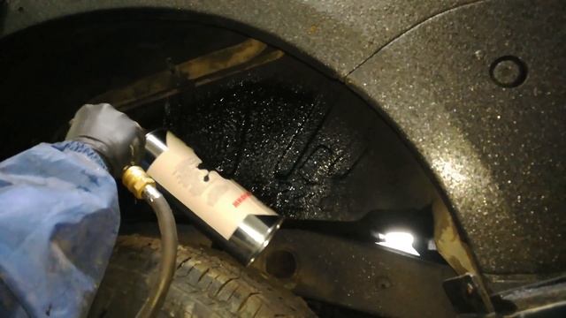 Mitsubishi Pajero покраска автомобиля в сверхпрочное покрытие ТИТАН и шумоизоляция днища смотреть онлайн