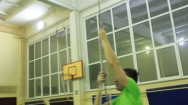 Школа Олимпийцев: Подъем по веревке с помощью прусиков. смотреть онлайн