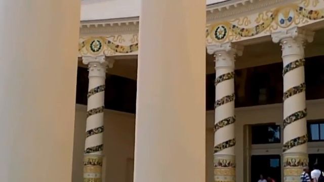 Гуляем по ВДНХ в Москве смотреть онлайн