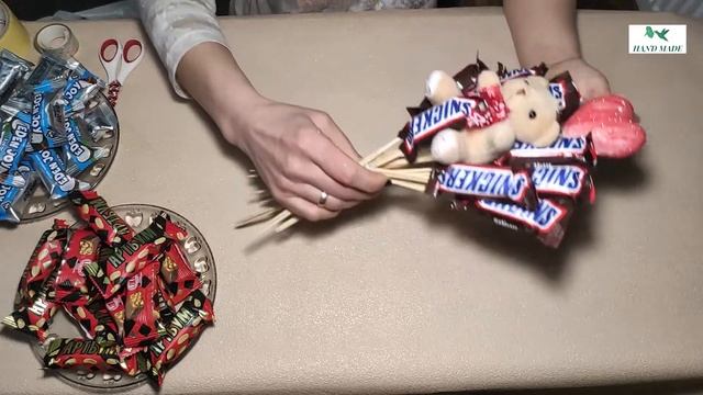 Сладкий букет на подарок своими руками для детей и к 8 марта смотреть онлайн