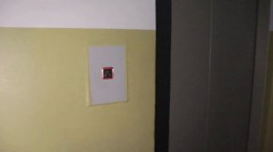 Лифт ЩЛЗ в старинной советской 9 этажке (2011 г.в) Скорость 1-м/c, Грузоподъемность 320 кг.